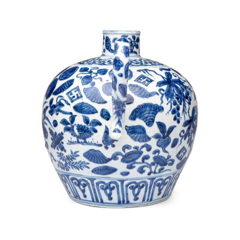 A Chinese blue and white 'Flowers and Auspicious Emblems' ewer - 图4