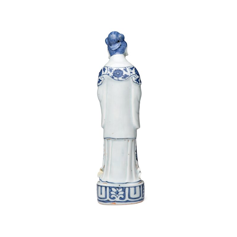 A Chinese blue and white figure of the immortal He Xiangu - 图4