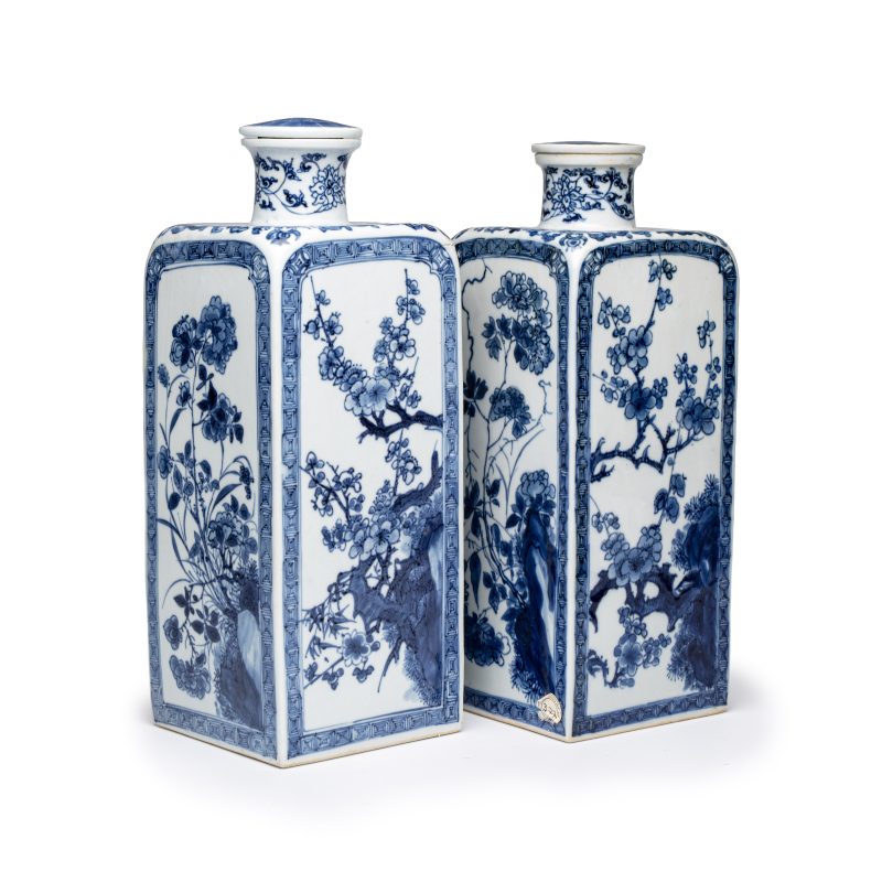 A pair of Chinese blue and white 'Blossoming Flower Branches' square flasks and covers - 图1