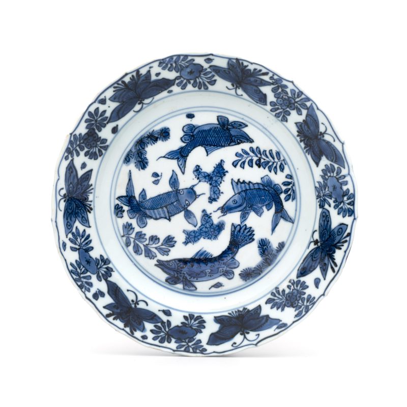 A Chinese blue and white 'Fish and Butterflies' plate