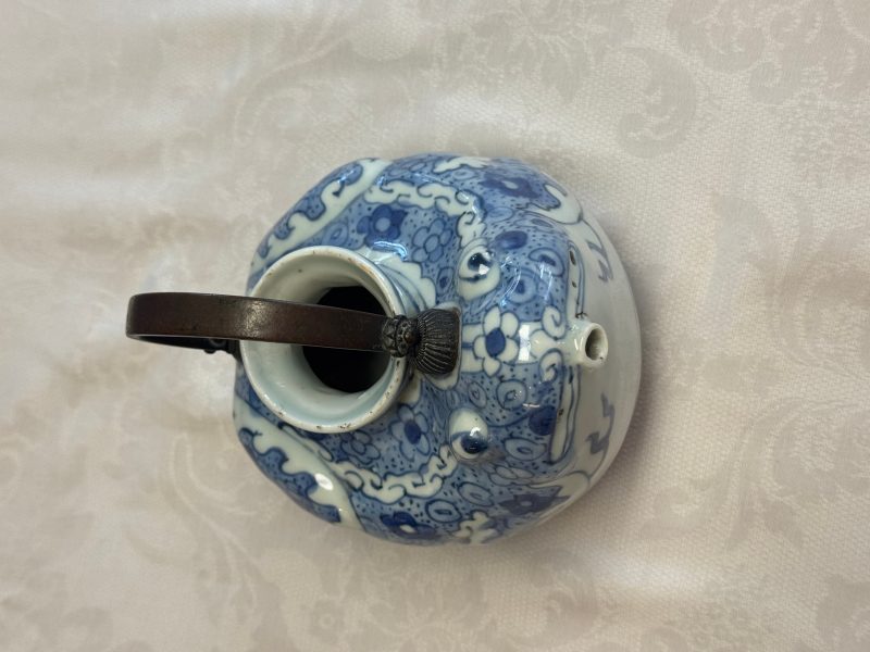 A Chinese blue and white 'Toad' ewer - 图17