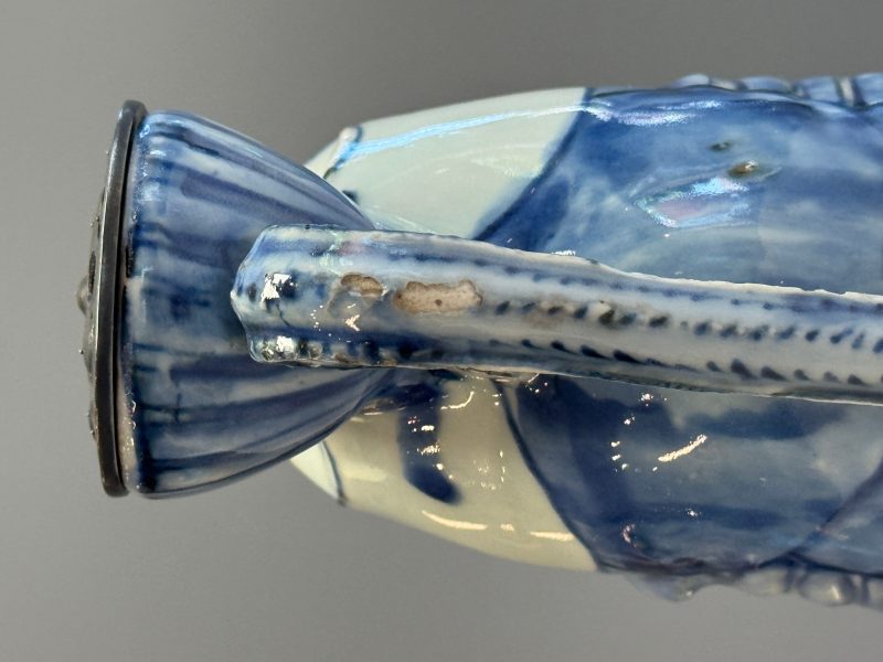 A rare Chinese blue and white 'Crayfish' ewer with silver cover - 图25