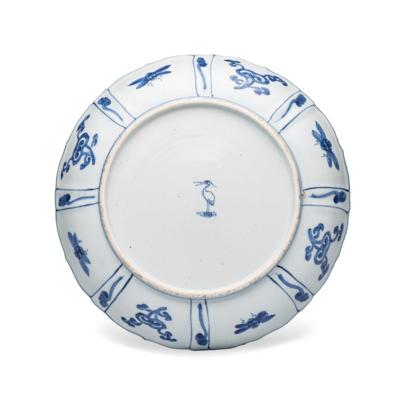 An extremely rare Chinese blue and white 'Eagle' plate - 图2