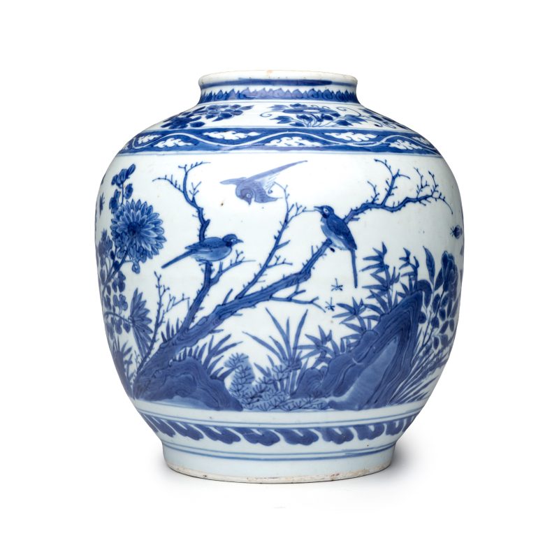 A Chinese blue and white 'Birds Among Flowers' vase - 图2