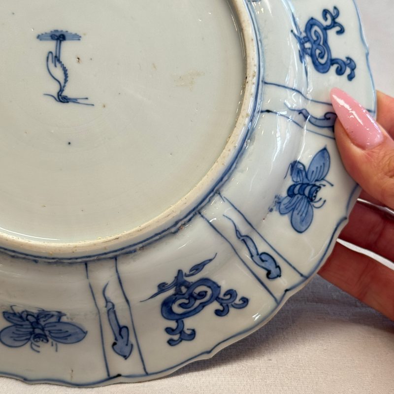 A Chinese blue and white 'Grasshopper and Butterfly' plate - 图17