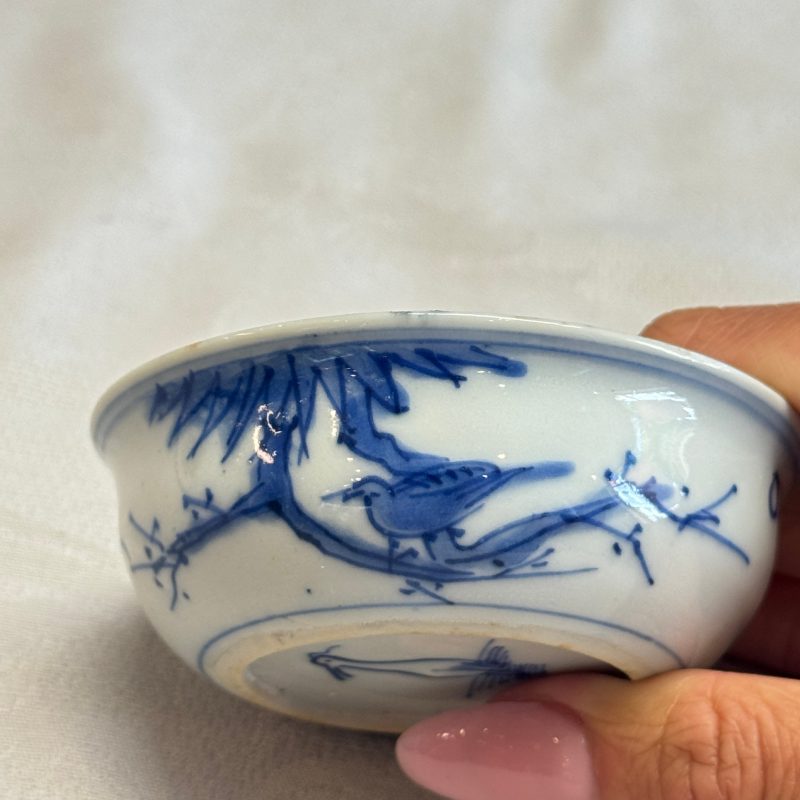 A rare Chinese blue and white 'Flower Basket' shallow bowl - 图15