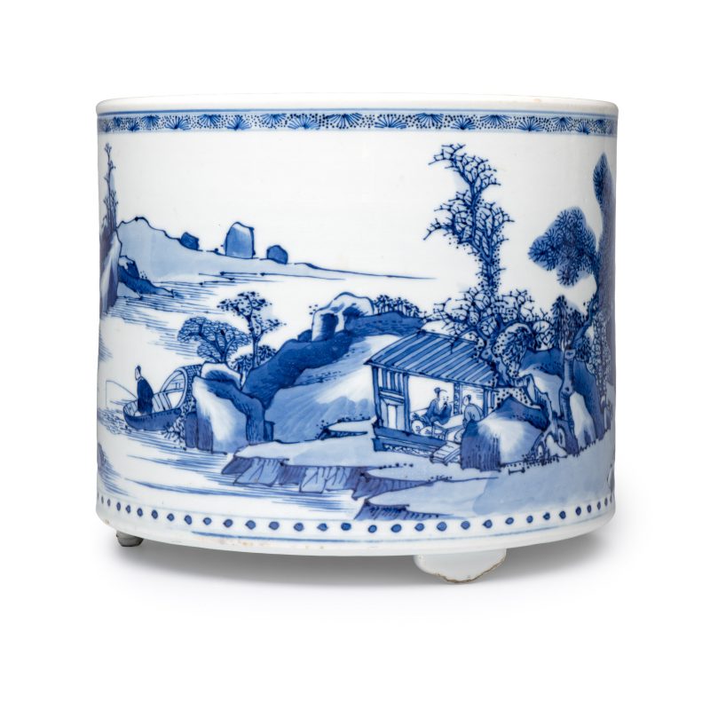 A large Chinese blue and white cylindrical tripod censer with figures in a landscape - 图2