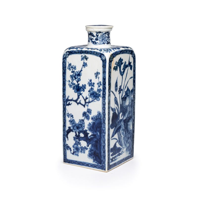 A pair of Chinese blue and white 'Blossoming Flower Branches' square flasks and covers - 图2