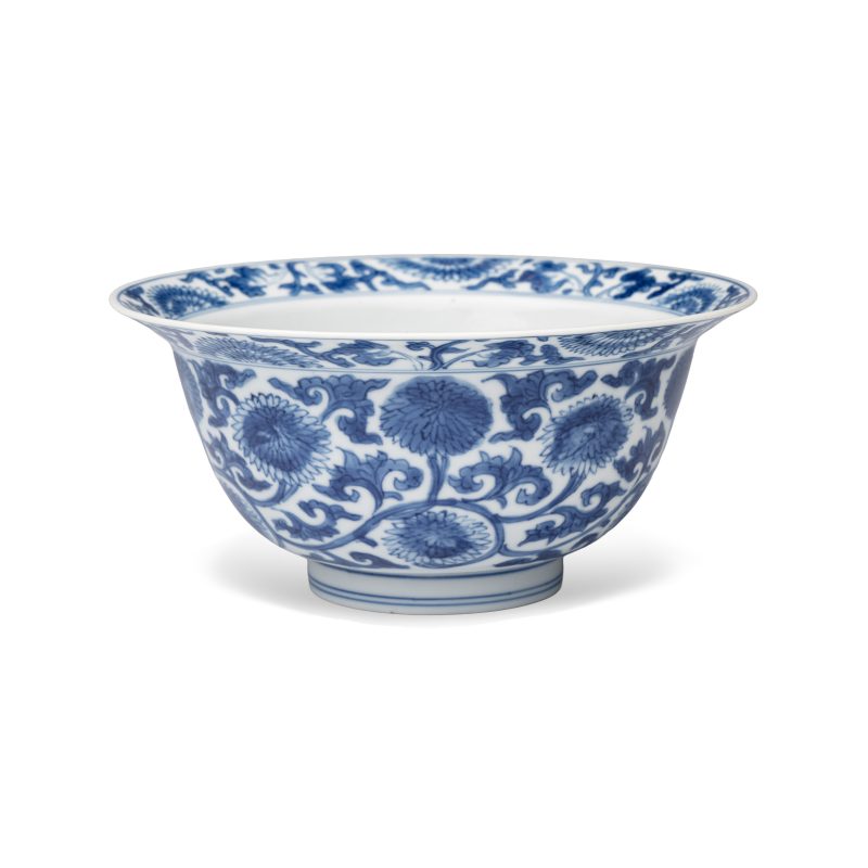 A Chinese blue and white 'Floral Scrolls' bowl