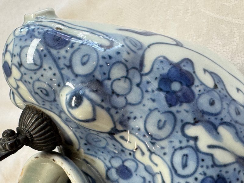 A Chinese blue and white 'Toad' ewer - 图27