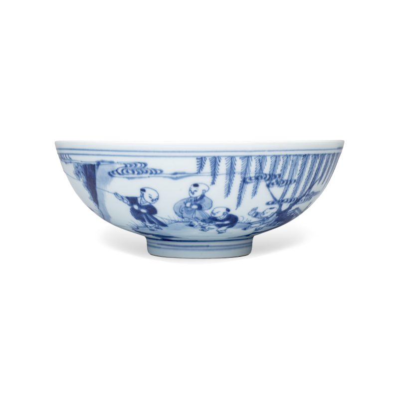 A Chinese blue and white 'Playing Boys' bowl - 图3