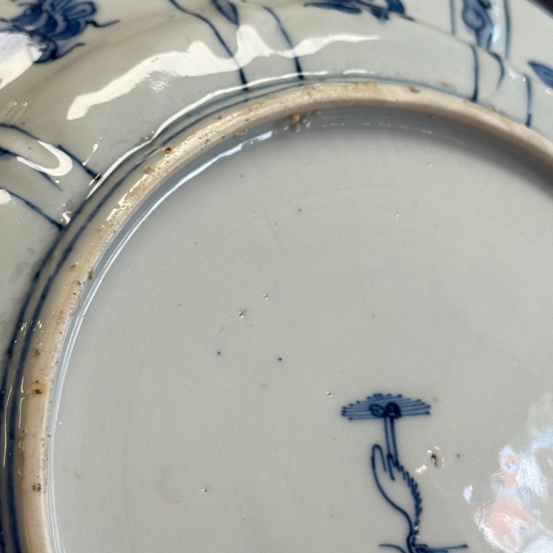 A Chinese blue and white 'Grasshopper and Butterfly' plate - 图18