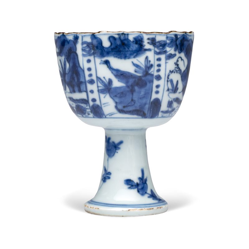 A rare Chinese blue and white stem cup - 图2