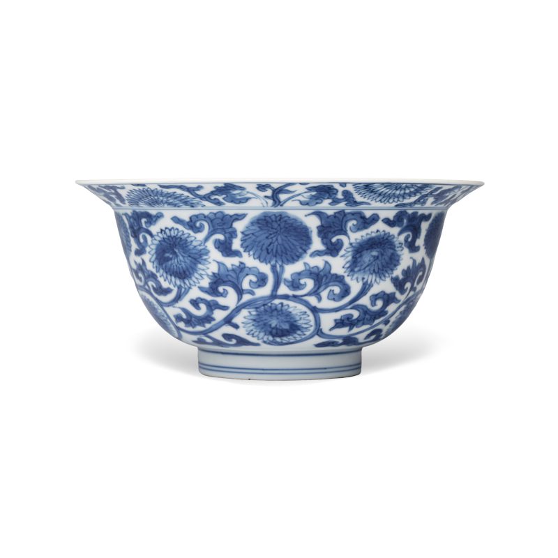 A Chinese blue and white 'Floral Scrolls' bowl - 图2