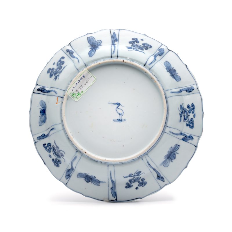 A Chinese blue and white 'Double Gourd' plate - 图2