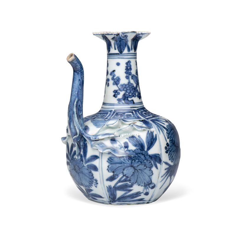 A Chinese blue and white pomegranate-shaped ewer