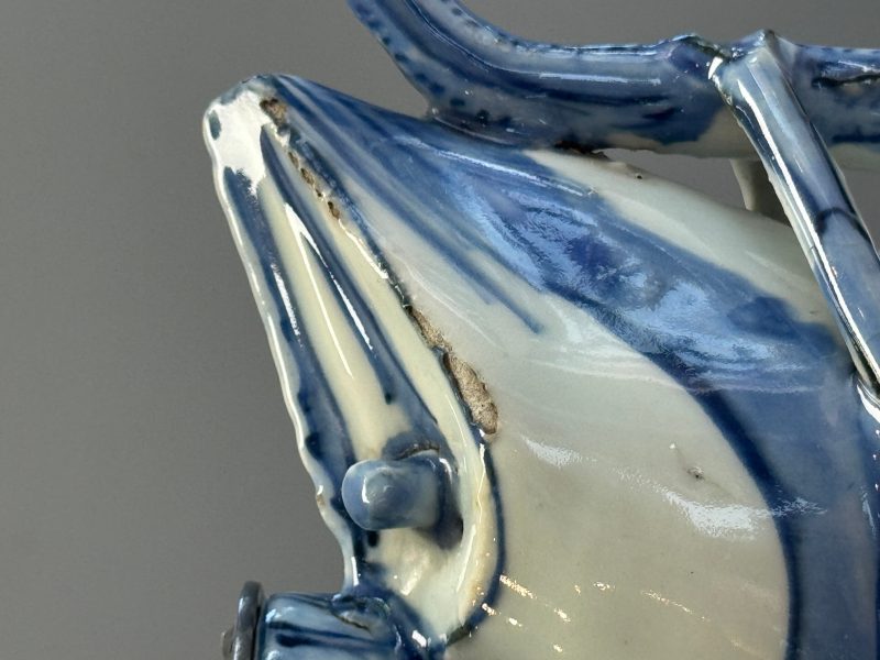 A rare Chinese blue and white 'Crayfish' ewer with silver cover - 图27