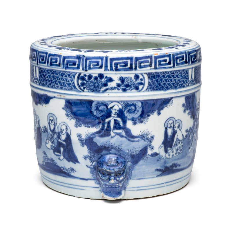 A Chinese blue and white 'Luohan' cylindrical tripod censer - 图1