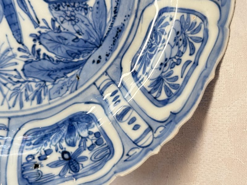A rare Chinese blue and white 'Grasshopper' plate - 图8