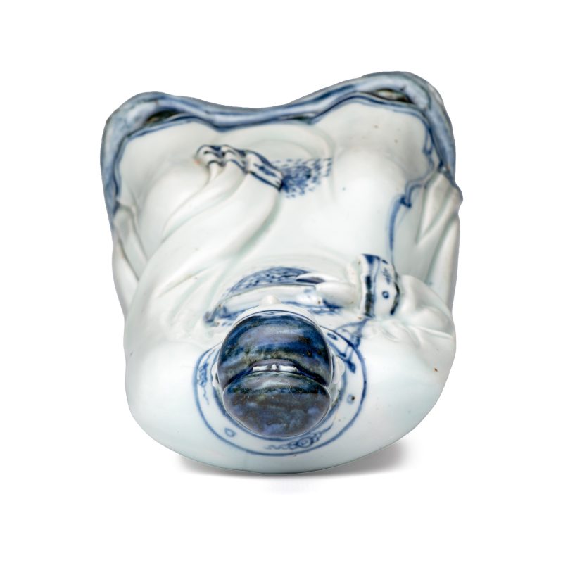 A Chinese blue and white seated figure of Wenchang - 图6