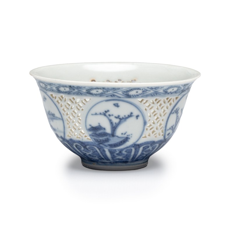 A Chinese blue and white reticulated 'Linglong' cup, Hatcher Cargo - 图1