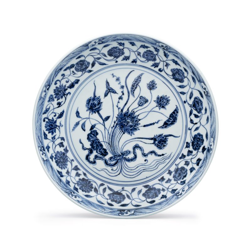 An extremely rare and fine Chinese blue and white 'Lotus Bouquet' dish