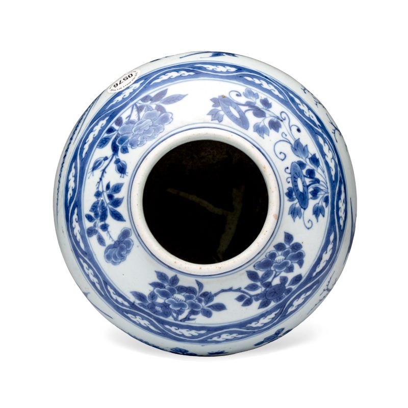 A Chinese blue and white 'Birds Among Flowers' vase - 图5