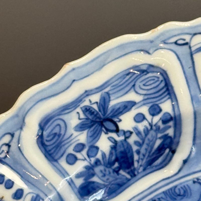 A Chinese blue and white 'Mandarin Duck' plate - 图11