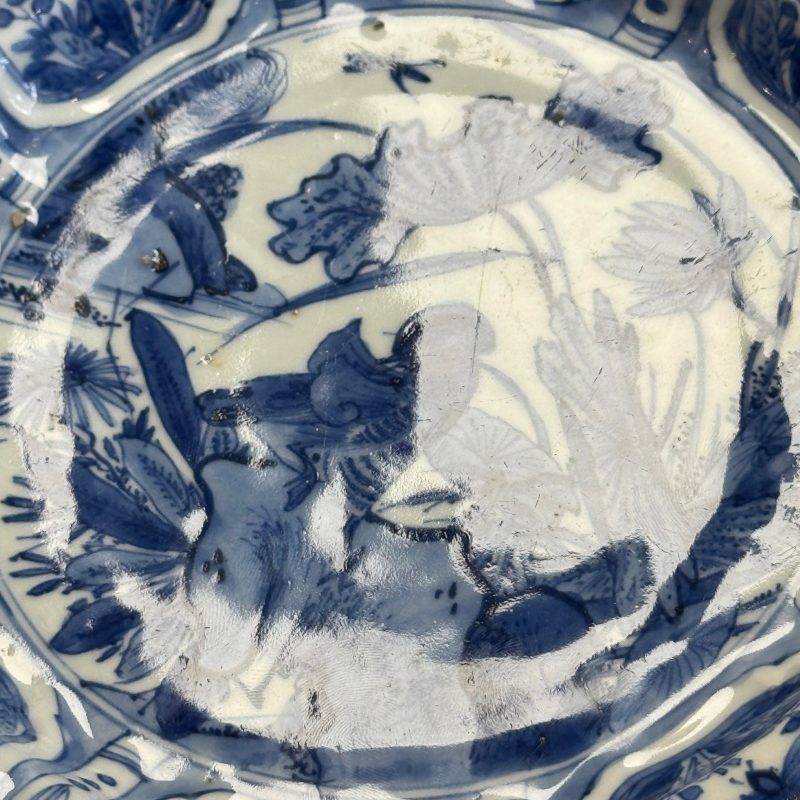 A Chinese blue and white 'Mandarin Duck' plate - 图12