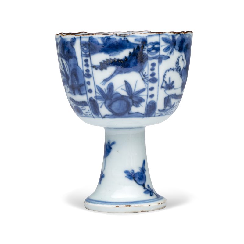 A rare Chinese blue and white stem cup - 图5