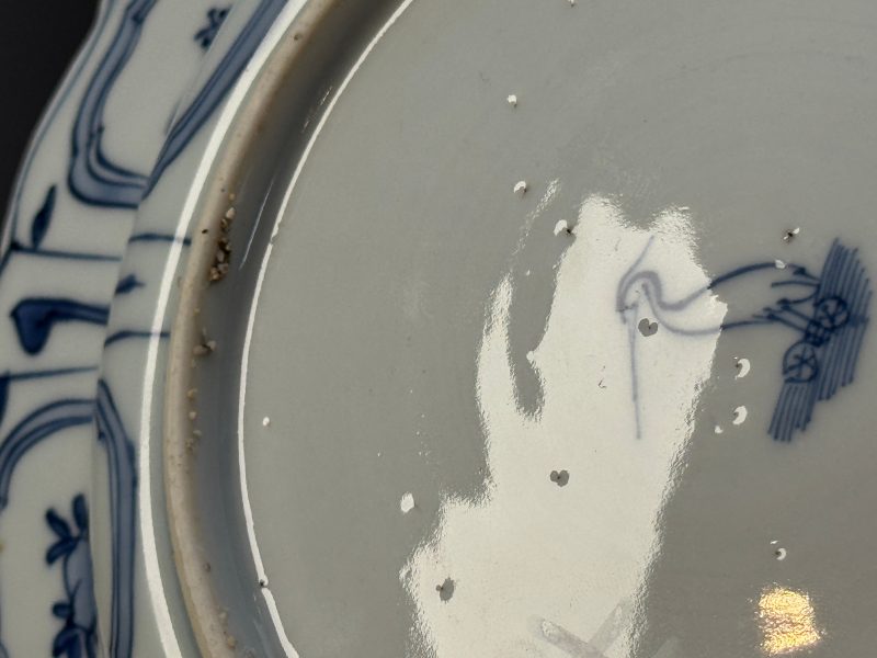 A Chinese blue and white plate with birds in a landscape - 图21