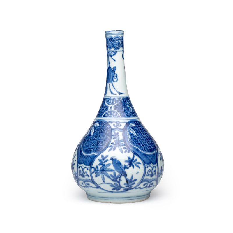 A Chinese blue and white 'Bird among Flowering Branches' bottle vase - 图5