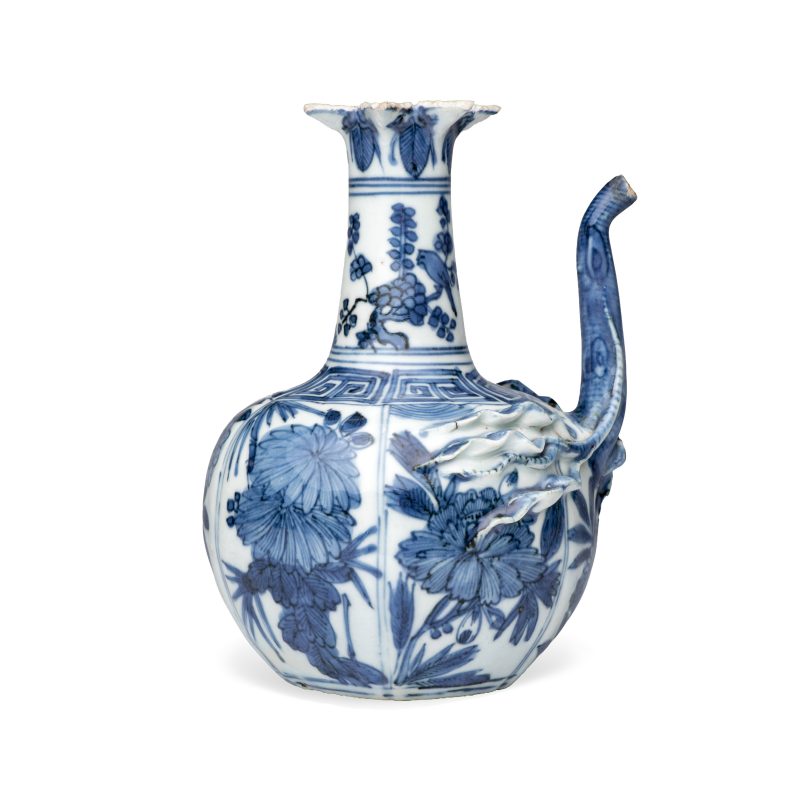A Chinese blue and white pomegranate-shaped ewer - 图4