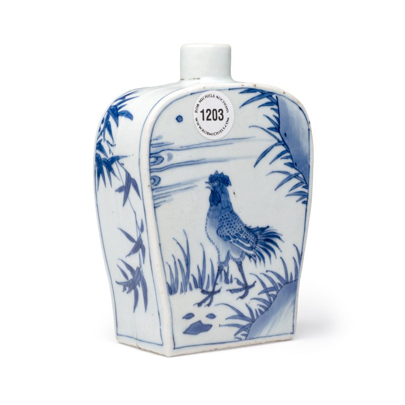 A Chinese blue and white 'Roosters' tea caddy - 图1