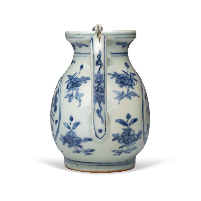 A Chinese blue and white 'Lotus Pond' ewer - 图3