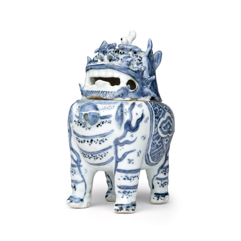 A Chinese blue and white 'Luduan' incense burner