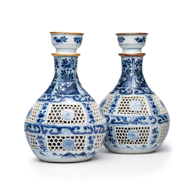 A pair of Chinese blue and white double-walled 'Linglong' hookah bases - 图1