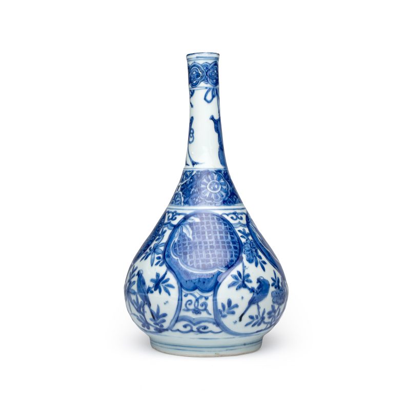 A Chinese blue and white 'Bird among Flowering Branches' bottle vase - 图6