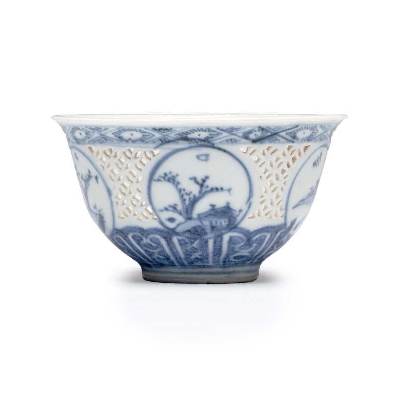 A Chinese blue and white reticulated 'Linglong' cup, Hatcher Cargo - 图2