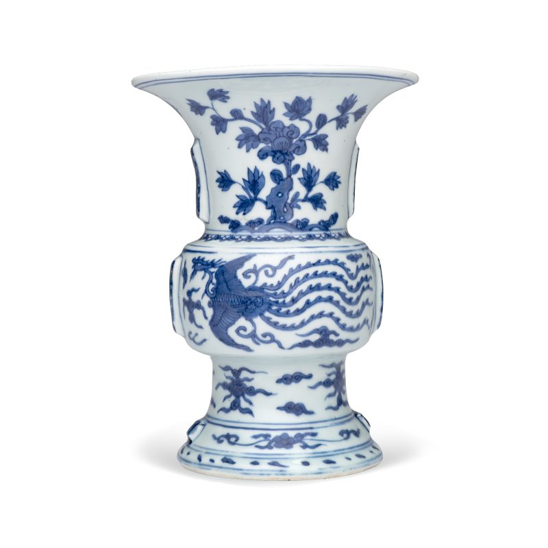 A Chinese blue and white 'Zun' vase with dragon and phoenix design - 图3