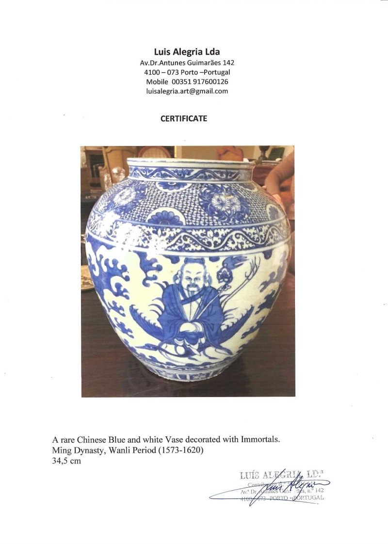 A rare Chinese blue and white 'Immortals' vase - 图8