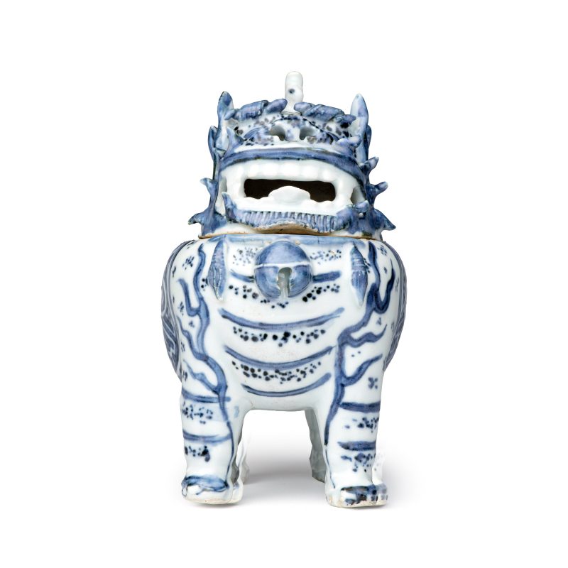 A Chinese blue and white 'Luduan' incense burner - 图2