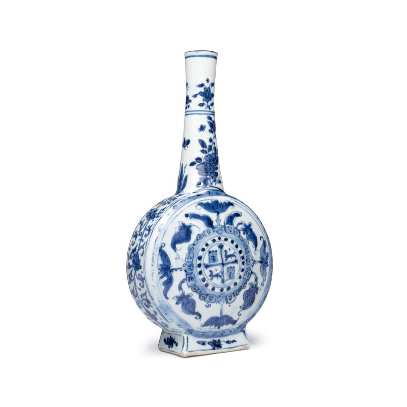 A rare and important Chinese armorial blue and white bottle vase with Royal Spanish arms