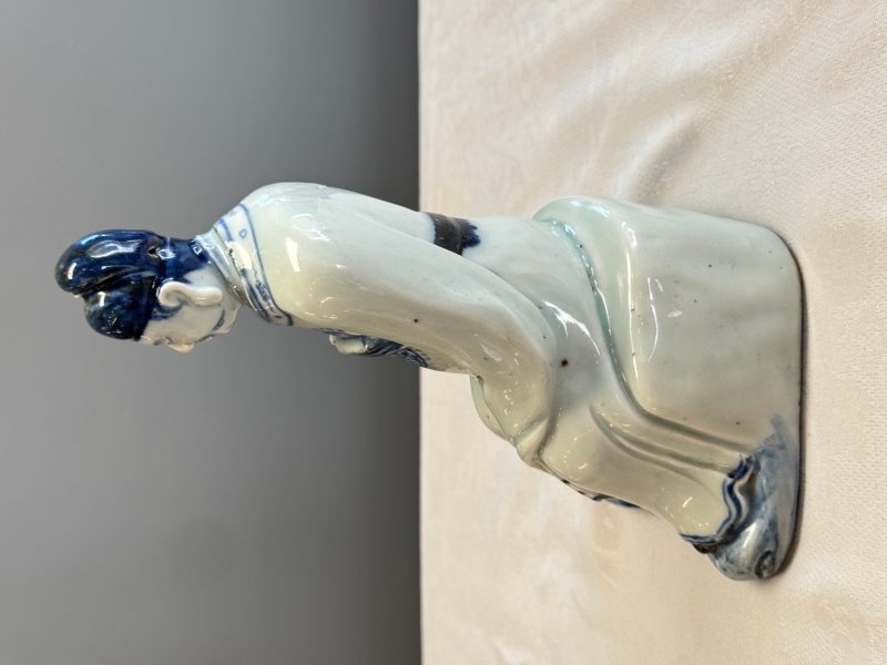 A Chinese blue and white seated figure of Wenchang - 图12