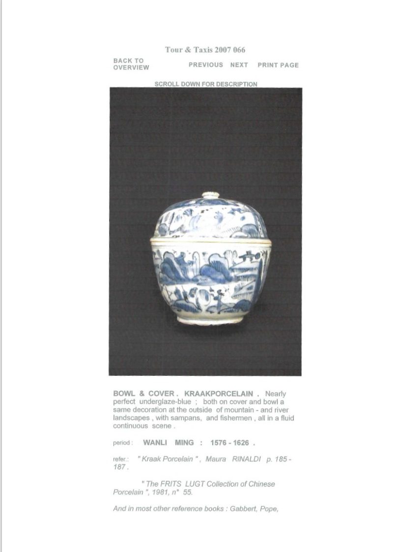 A Chinese blue and white 'Mountainous Riverscape' bowl and cover - 图10