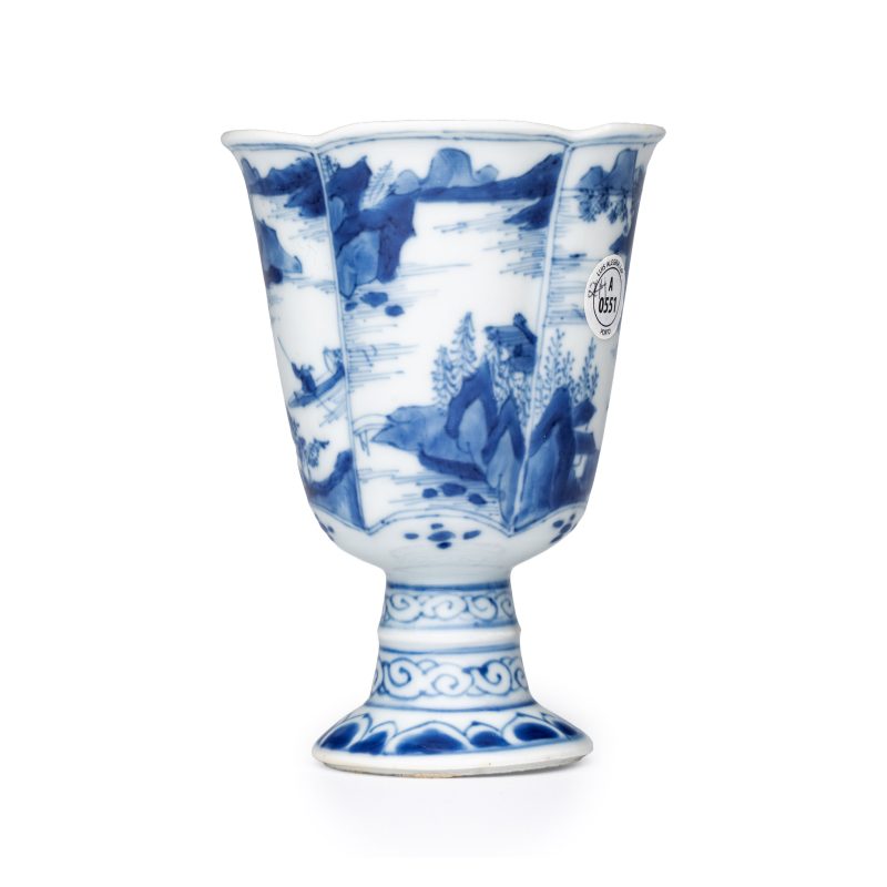 A rare Chinese blue and white 'Mountainous Landscape' lobed goblet - 图2