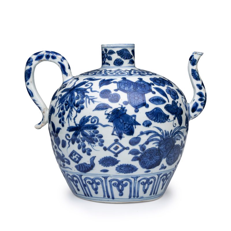 A Chinese blue and white 'Flowers and Auspicious Emblems' ewer - 图5