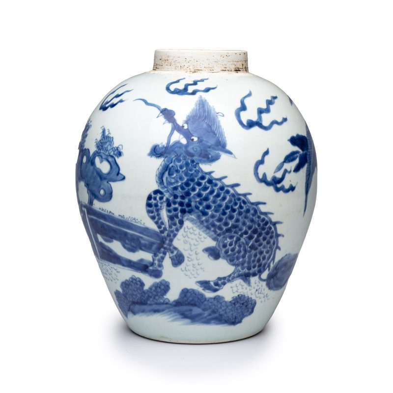 A Chinese blue and white 'Qilin, Phoenix and Magpie' jar - 图1