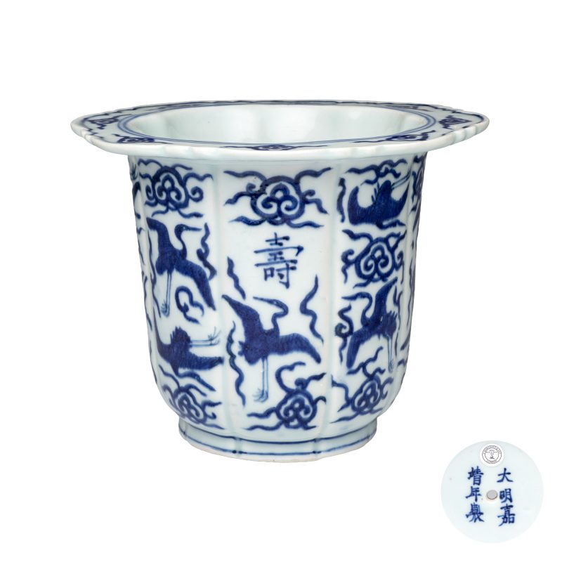 A Chinese blue and white 'Cranes' flowerpot - 图1