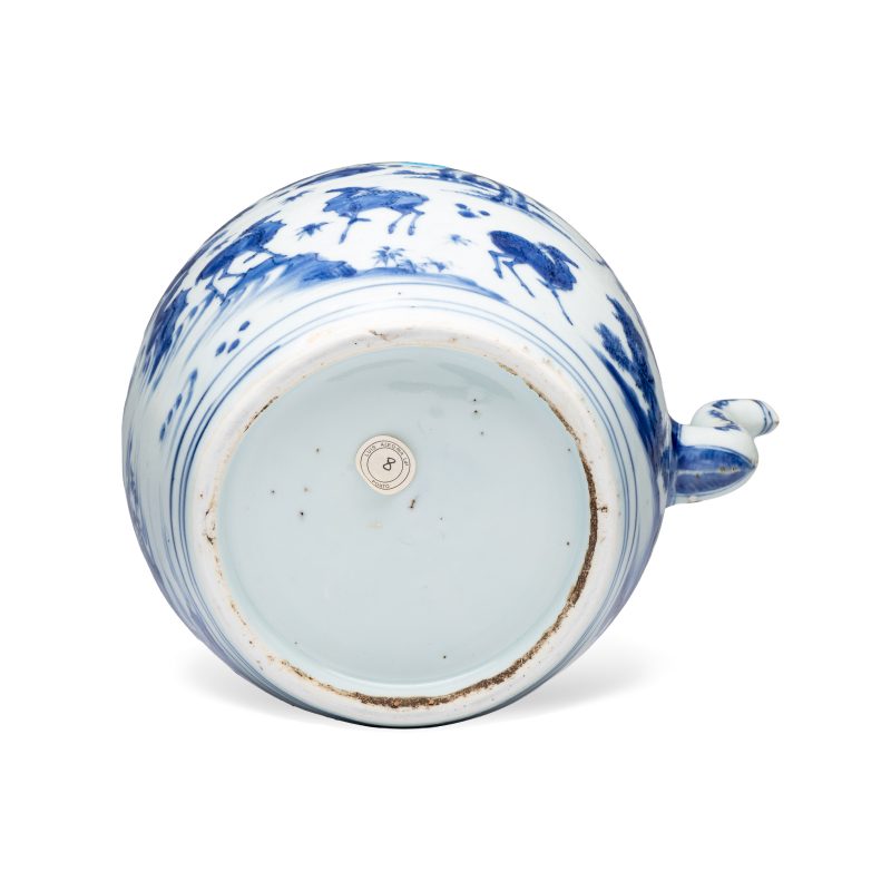 An unusual Chinese blue and white 'Deer' ewer - 图7